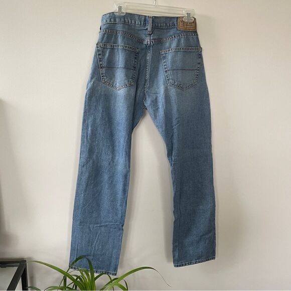 Vintage Relaxed Straight Leg Levi’s - Picture 8 of 16